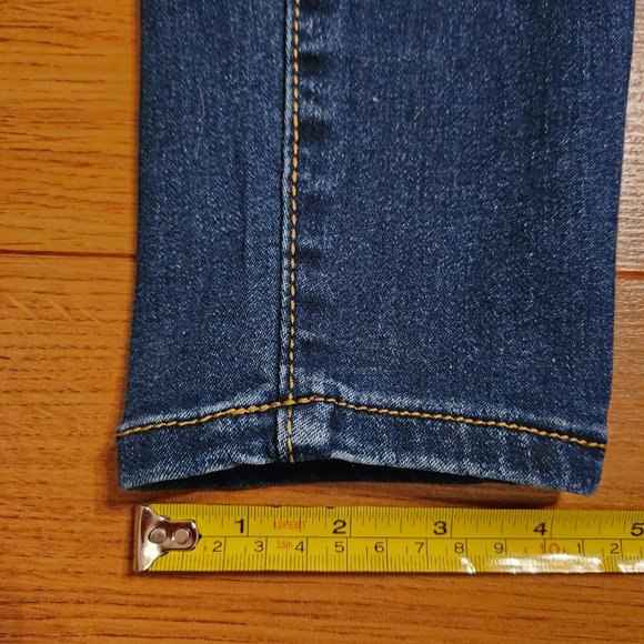 Between Us Jeans - Picture 10 of 12